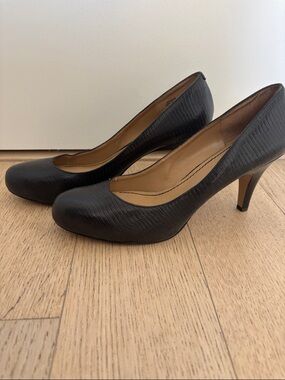 Nine West Classic Textured Black Pump - Women's Heels